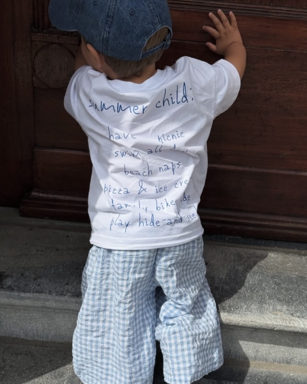 Бежевые мамы — всё. Как теперь одевают