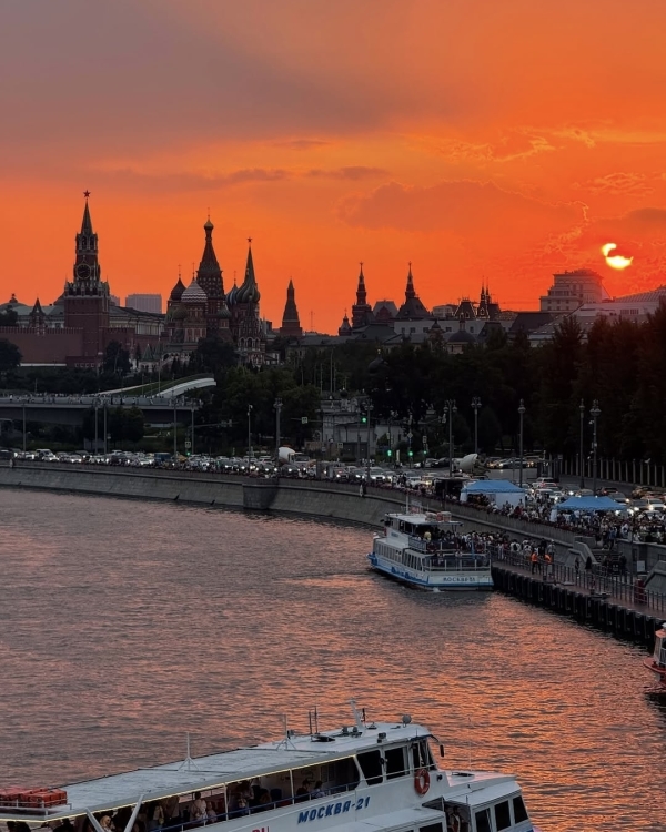 Места для неспешной вечерней прогулки в Москве