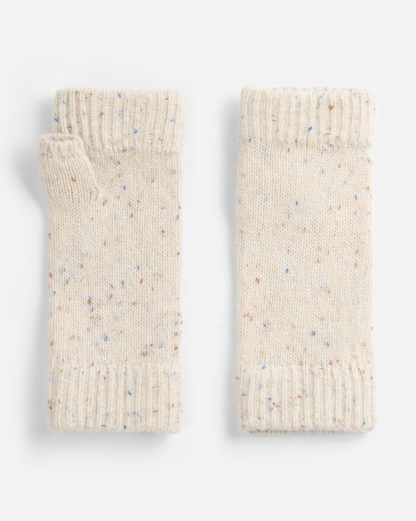 Кепи, гольфы и другие актуальные аксессуары на