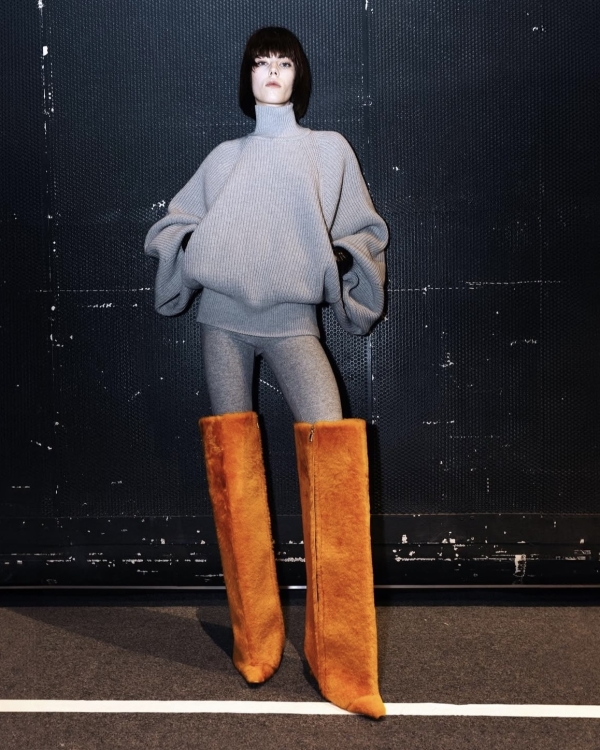 Cosmic Orange — главный тренд осени 2025,