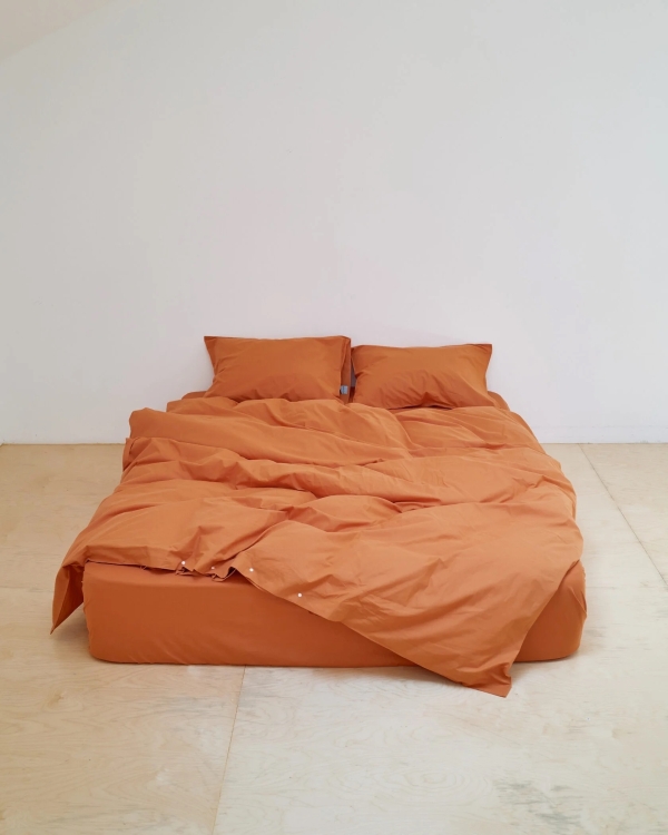 Cosmic Orange — главный тренд осени 2025,