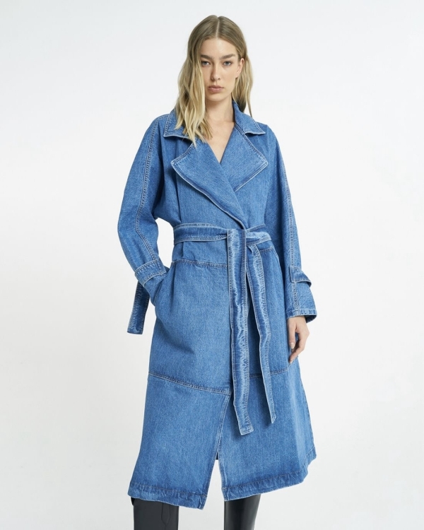 Нашли 30 отличных тренчей на осень —