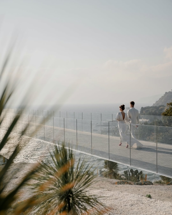 Парящий мост, виноградники и море. Что предлагает