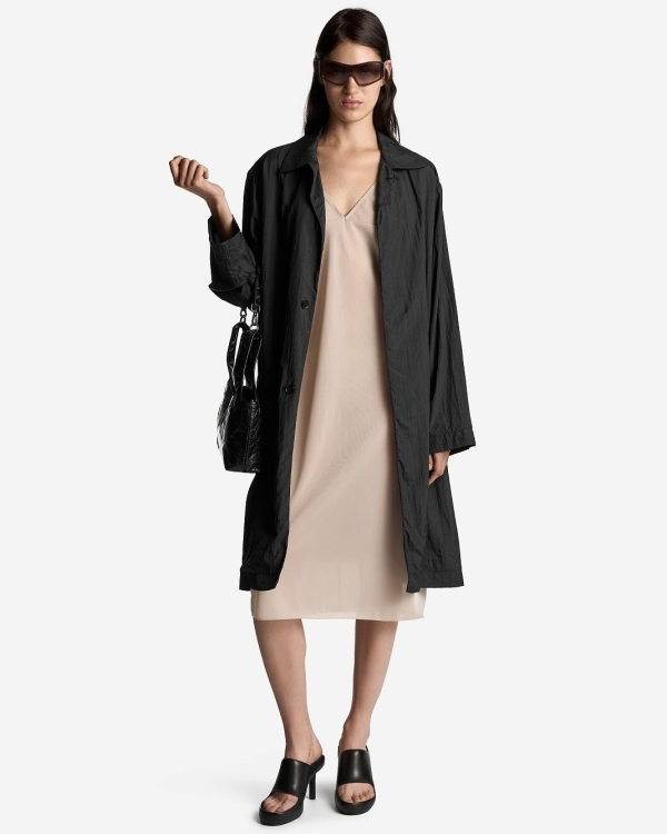 Нашли 30 отличных тренчей на осень —