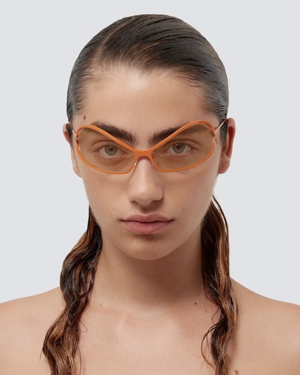 Cosmic Orange — главный тренд осени 2025,