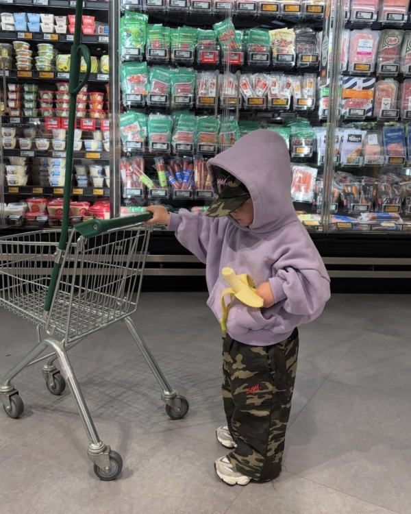 Бежевые мамы — всё. Как теперь одевают