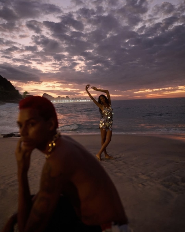 Как позировать на парной фотосессии? Посмотрите на