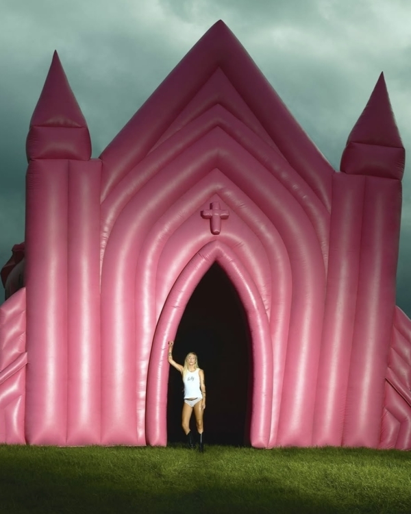 «Успокойтесь, клоуны. Я пришла танцевать»: новая эра