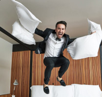 Ведущие Максим Маркевич