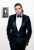 Ведущие Олег Савельев