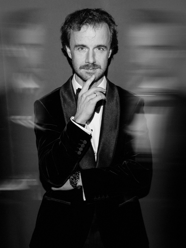 Ведущие Михаил Белянин