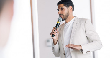 Ведущие Леонид Марголин