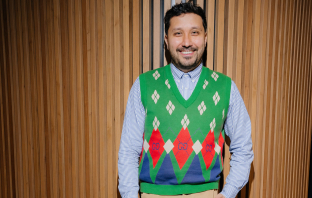 Ведущие Константин Анисимов