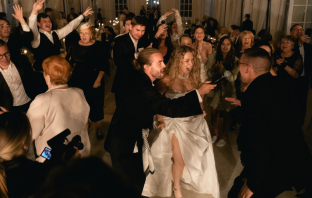 Ведущие Роман Медведев