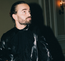 Ведущие Роман Медведев