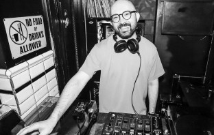 Диджеи Виталий Козак