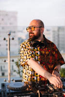 Диджеи Виталий Козак