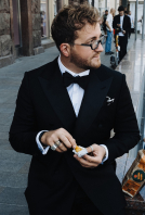 Ведущие Владислав Сапунов