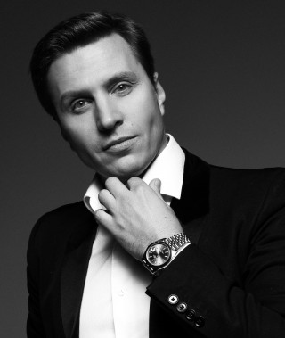 Ведущие Александр Белов