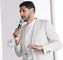 Ведущие Леонид Марголин