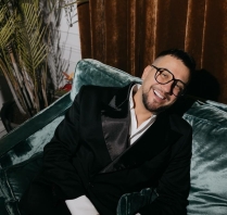 Ведущие Стас Зубков