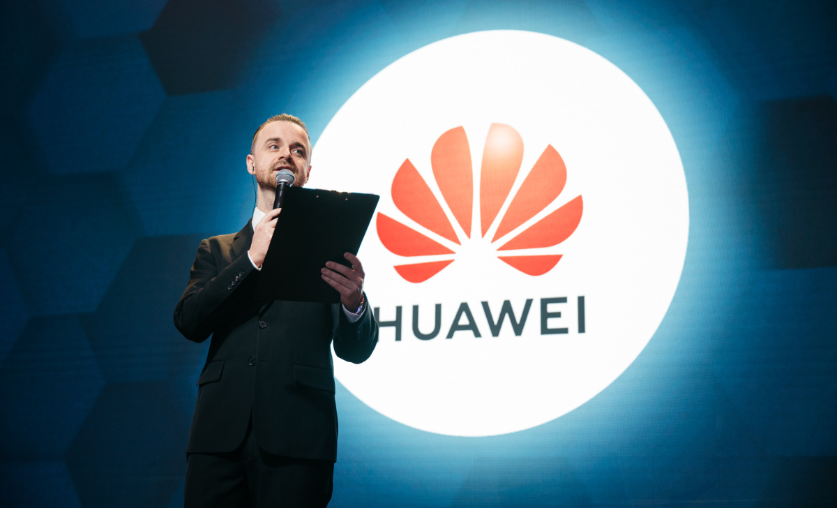 Ведущие Михаил Белянин