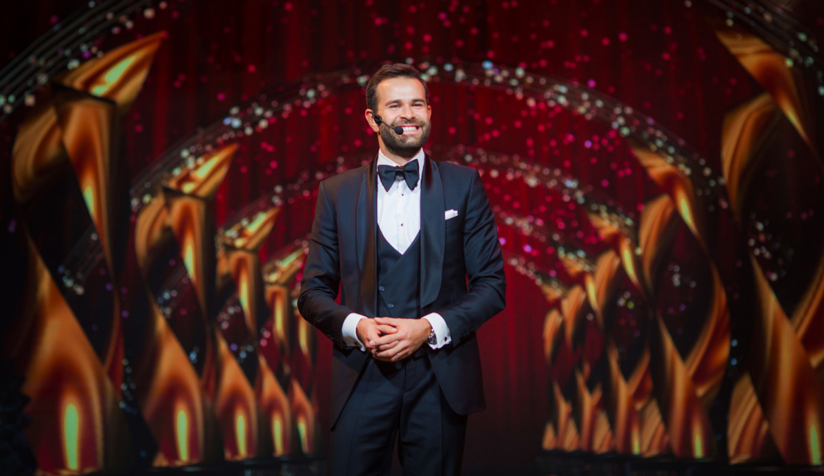 Ведущие Дмитрий Кохно